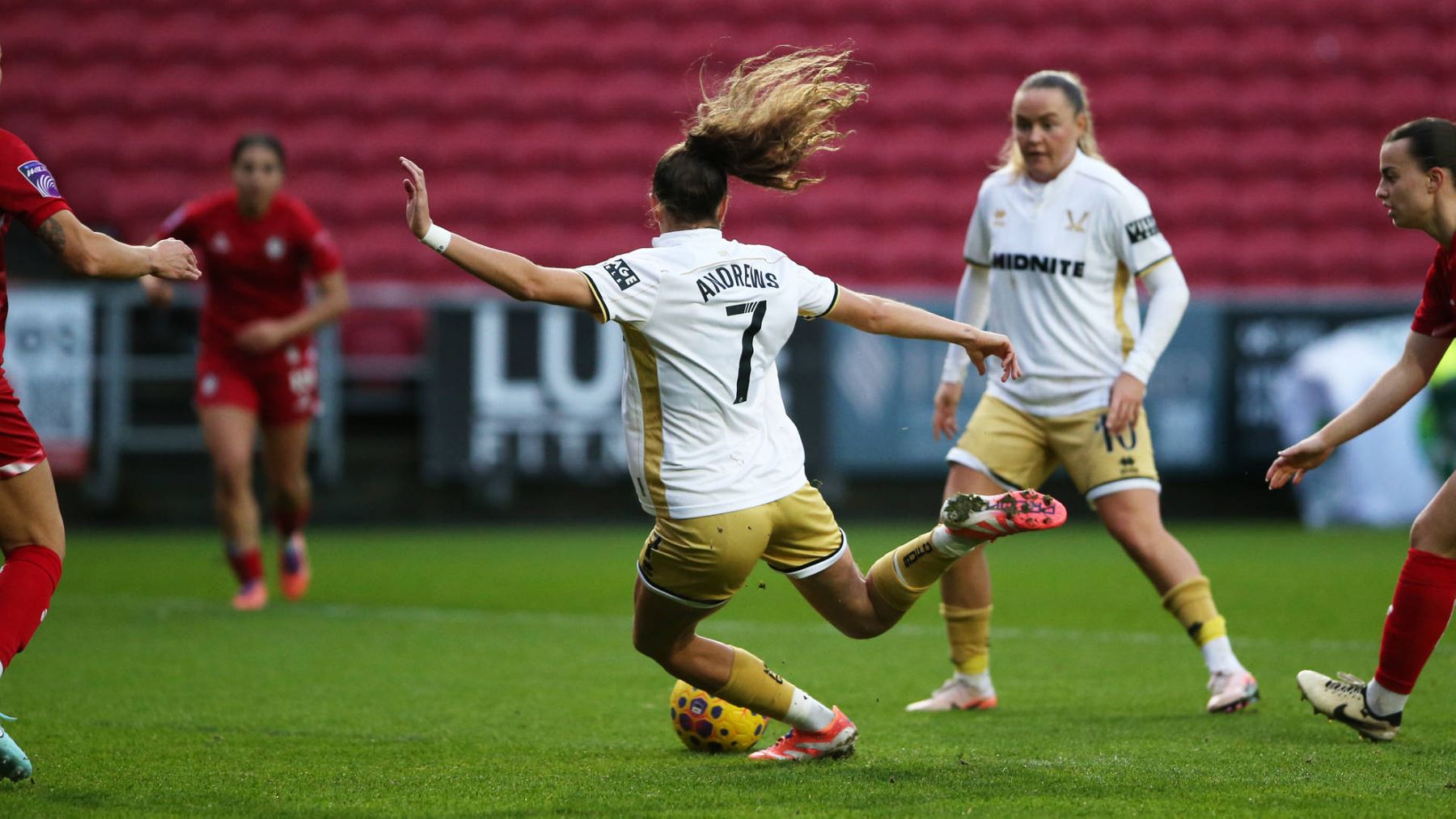 20251207 Amy Andrews vBristolC.jpg